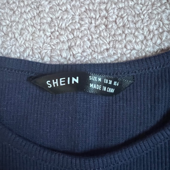 cropped tank - Picture 3 of 3